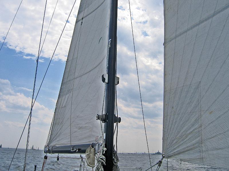 wavemagic_sailing19.JPG - New Mast- Main and Blade Jib